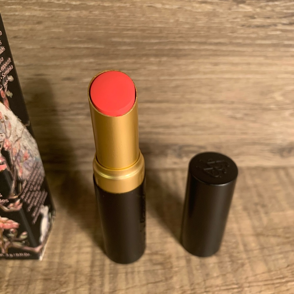 Too Faced La Matte As If! - Picture 2 of 4